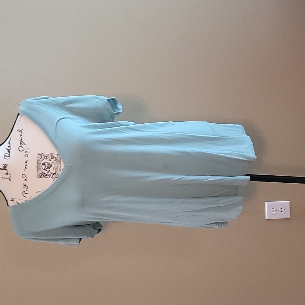 Vanity v neck tee